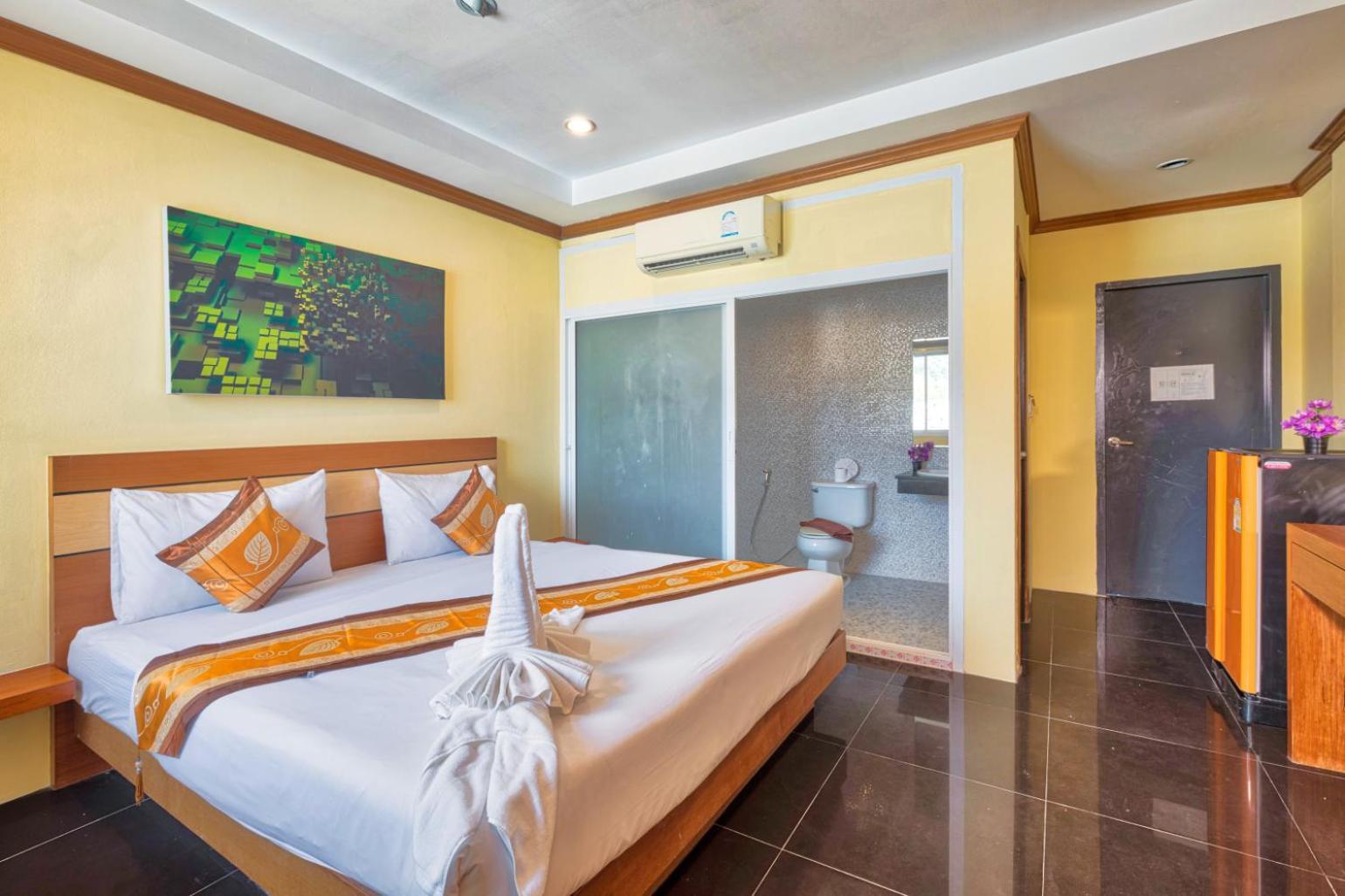 Tj Patong Hotel - Otop Shopping Paradise Room photo