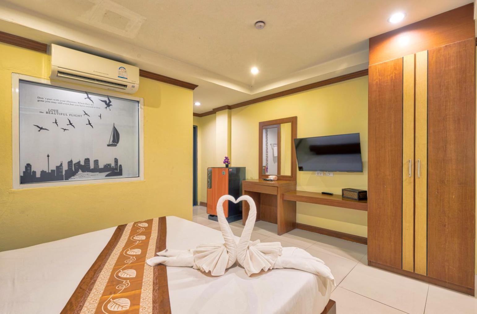 Tj Patong Hotel - Otop Shopping Paradise Room photo